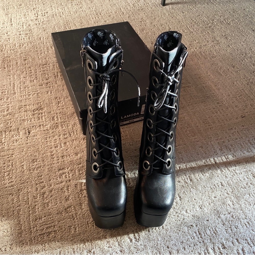 Dolls Kill (Lamoda) O Ring Boot.